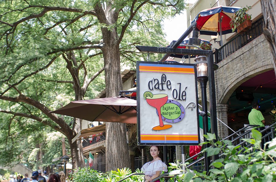 Exterior shot of the front of Cafe Ole at the San Antonio Riverwalk